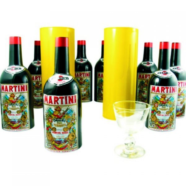 Multiplicación de 8 botellas de martini metálicas